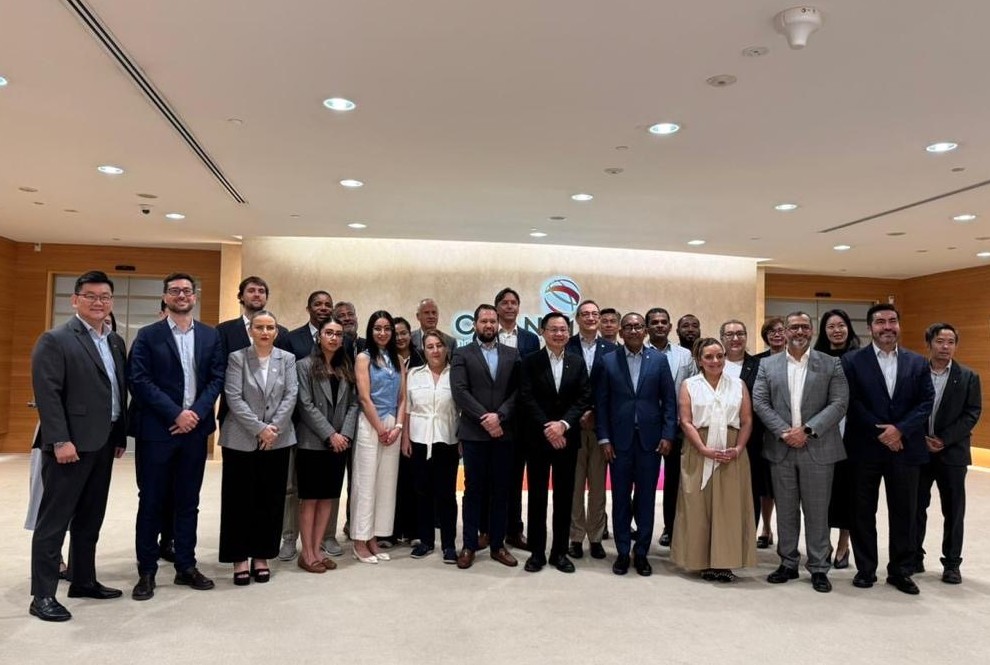 Delegación aeroportuaria venezolana participa en el ACI LAC Visit Tour Singapore 2025