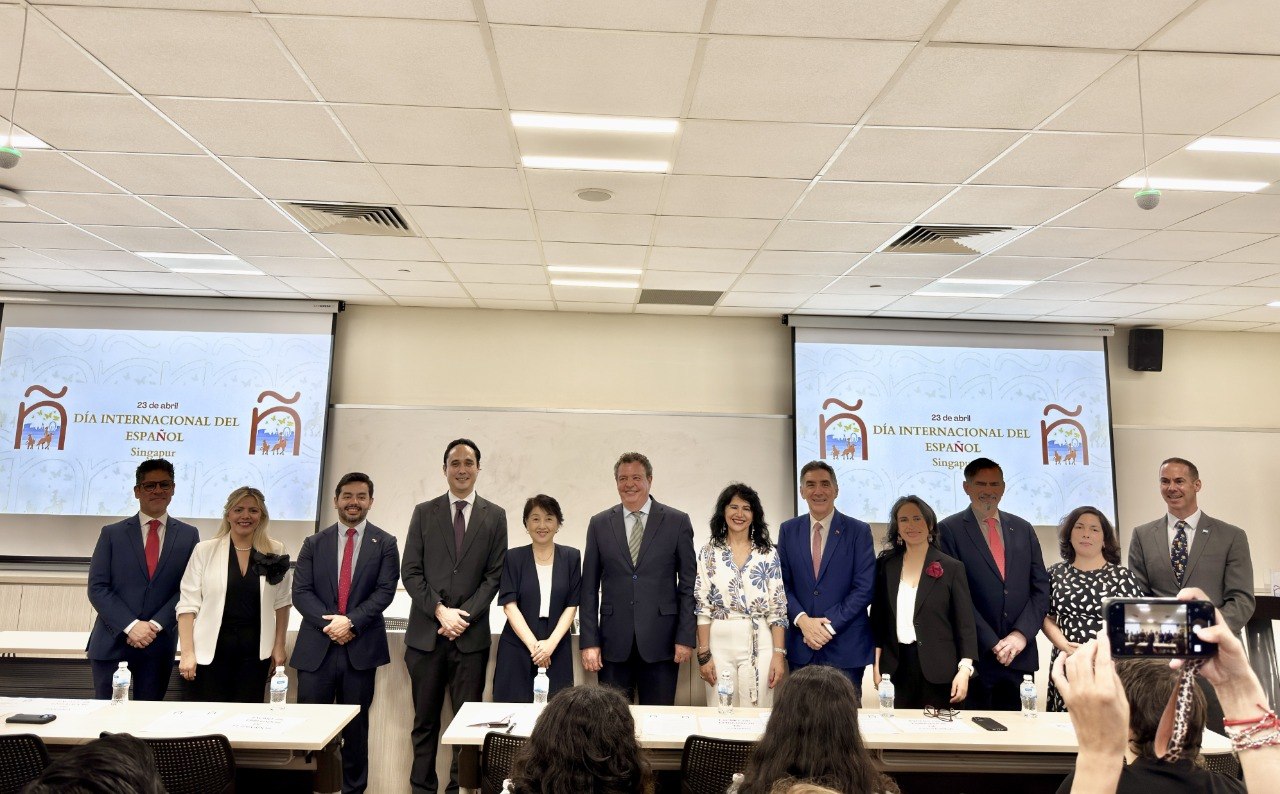 Venezuela exalta su riqueza literaria y ancestral en celebración del Día Internacional del Español en Singapur
